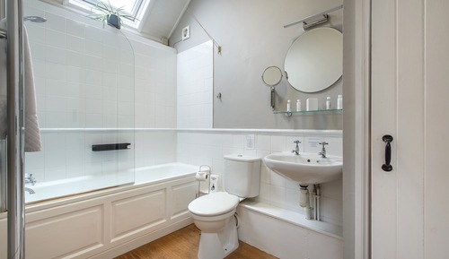 Classic-Doppelzimmer, mit Bad, Blick auf den Innenhof (Boat House)
