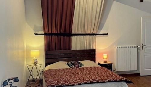 Traditional-Ferienhaus, 2 Schlafzimmer, Gartenblick (Gîte les Rougemonts)