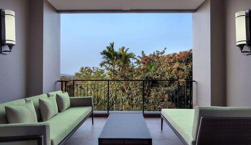 Superior-Zimmer, 1 King-Bett, Balkon (Tropical View)
