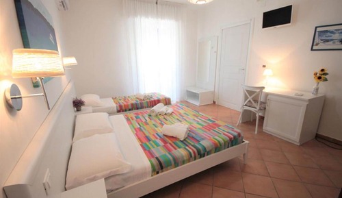 Dreibettzimmer