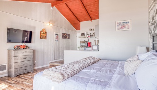 Standardzimmer, 1 King-Bett, Kochnische, eingeschränkter Meerblick