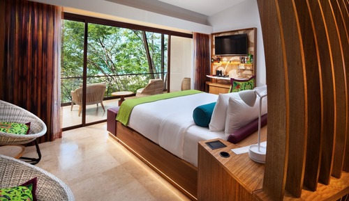 Superior room, 1 King Bed, Forest view