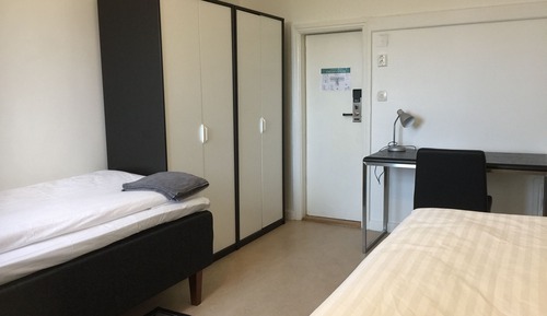 Basic-Zweibettzimmer, Gemeinschaftsbad, Seeblick