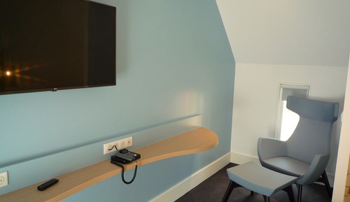 Comfort-Zimmer (bed accessible only via staircase)