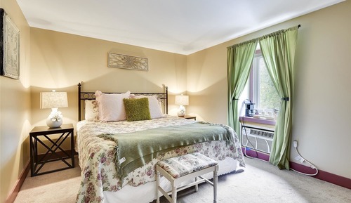 Double Room (Rose Suite)