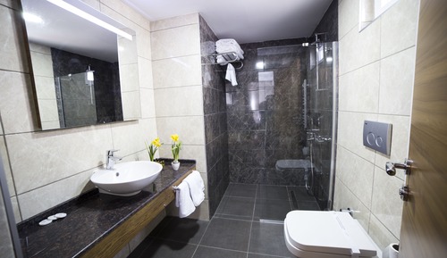 Standard-Doppel- oder -Zweibettzimmer