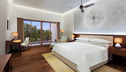 Zimmer, 1 King-Bett (Guest, Crocodile Park View)