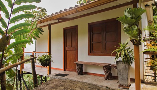 Bungalow, Gartenblick