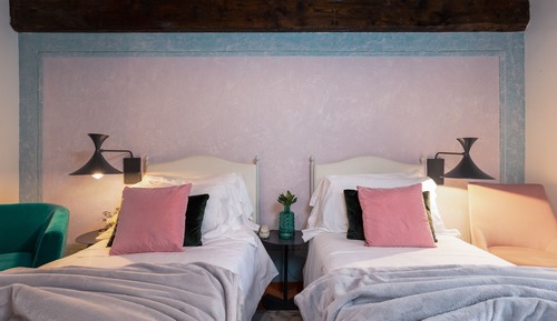 Deluxe-Doppelzimmer, 1 Queen-Bett, Hügelblick