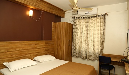 Deluxe-Zimmer, 1 Doppelbett, Stadtblick