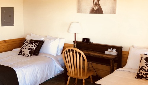 Comfort-Ferienhütte, 2 Queen-Betten, zum Innenhof hin