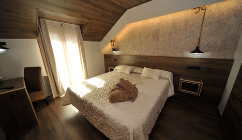 2 dias de forfait en Espot esqui - 1 noche de hotel  Habitacion doble superior 