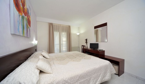 Doppel- oder Zweibettzimmer