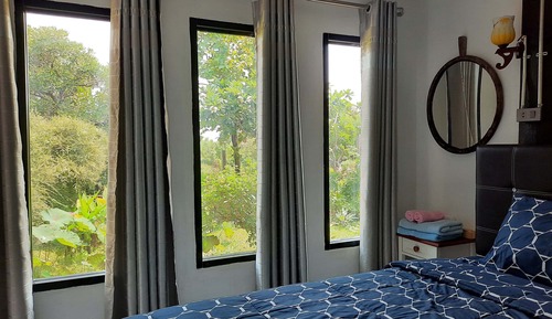 Basic-Doppelzimmer, 1 King-Bett, Gartenblick