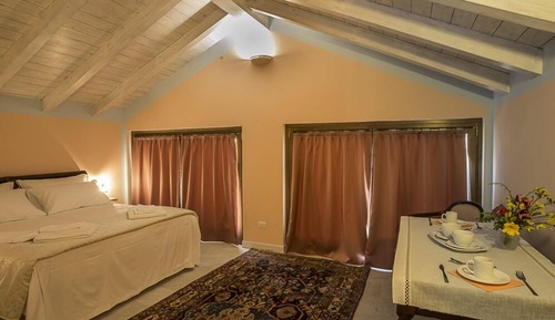 Standard-Doppel- oder -Zweibettzimmer