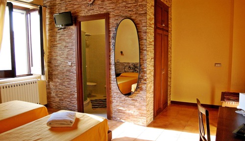 Deluxe-Doppel- oder -Zweibettzimmer