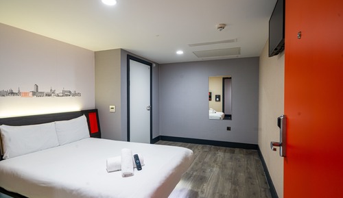 Doppelzimmer, barrierefrei, ohne Fenster