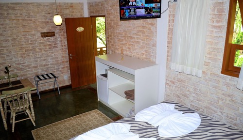 Comfort-Suite, 1 Queen-Bett, Badewanne, zum Garten hin