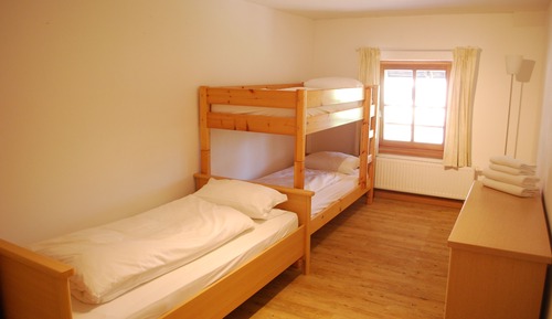 Economy-Dreibettzimmer, 1 Schlafzimmer, Gemeinschaftsbad, zum Innenhof hin