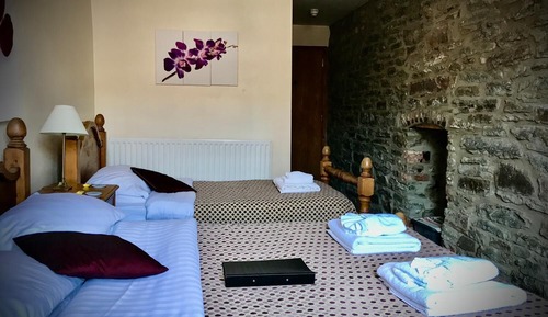 Standard-Doppel- oder -Zweibettzimmer