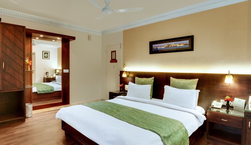 Superior-Doppelzimmer, 1 Doppelbett, Balkon, Gartenblick