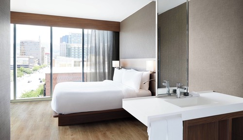 Zimmer, 1 King-Bett, Eckzimmer