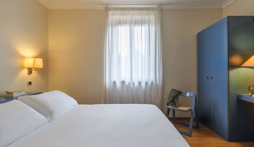 Classic-Doppel- oder -Zweibettzimmer