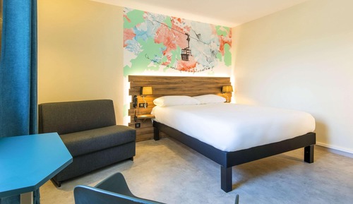 Standard-Suite, 1 Doppelbett und Schlafsofa
