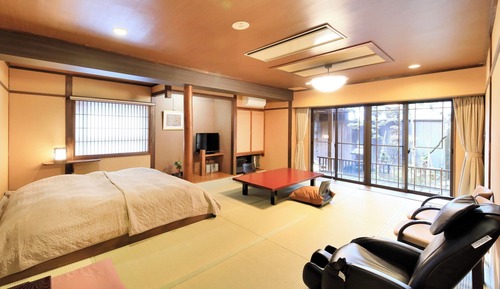 Traditional-Zimmer (JPN Style, Low Bed & Open-air Bath)