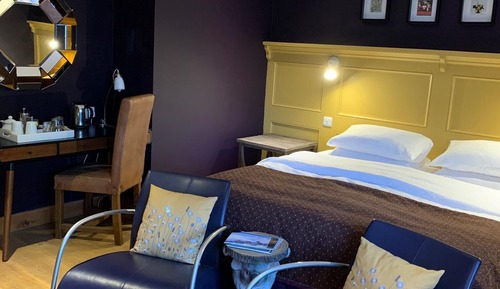 Standard-Doppel- oder -Zweibettzimmer, mit Bad (Generous)