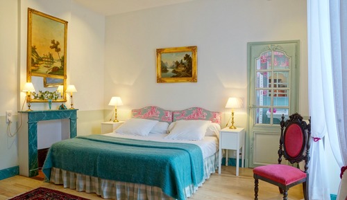 Superior-Doppel- oder -Zweibettzimmer