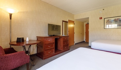 Zimmer, 2 Queen-Betten, Nichtraucher (Pool)