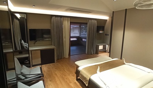 Club-Suite