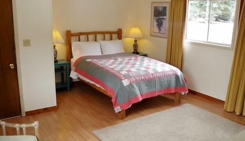Standard-Doppelzimmer, eigenes Bad (Room 12 - Pet-friendly)