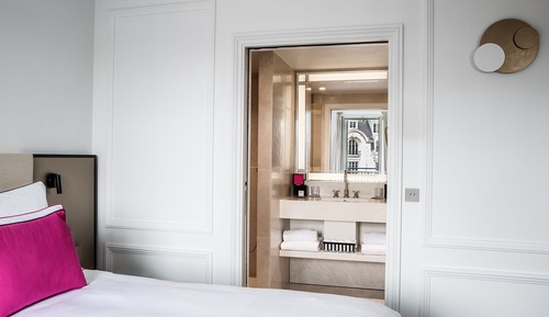 Deluxe-Doppel- oder -Zweibettzimmer