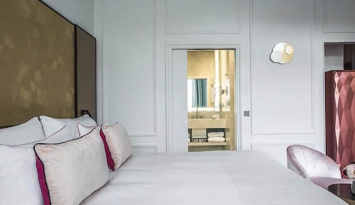 Superior-Doppel- oder -Zweibettzimmer