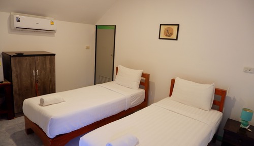 Basic-Zweibettzimmer, Hügelblick