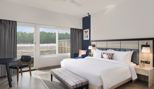 Premium-Zimmer, 1 King-Bett, Flussblick