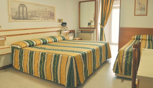 Dreibettzimmer
