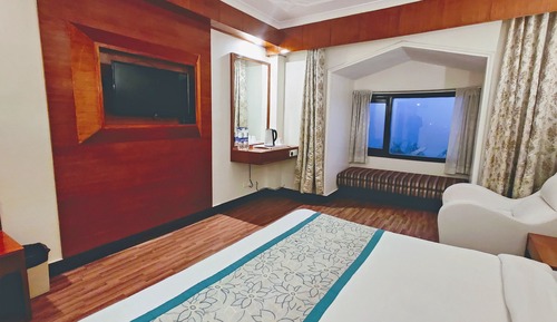 Superior-Doppelzimmer, 1 King-Bett, Talblick