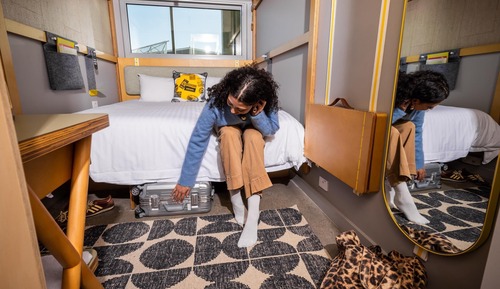 Zimmer, 1 King-Bett (Atura)