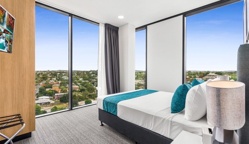 Suite, 1 Queen-Bett, Kühlschrank und Mikrowelle, Stadtblick