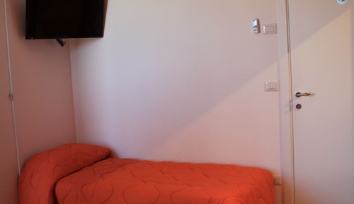 Dreibettzimmer (Rosso Piceno)