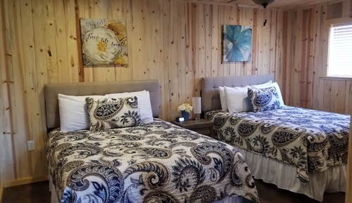 Ferienhütte, Blick auf den Innenhof