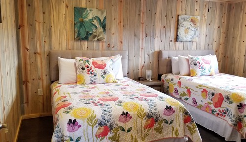 Ferienhütte, Blick auf den Innenhof