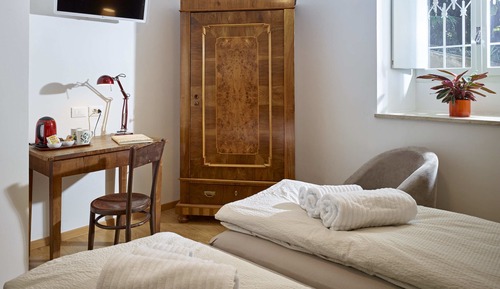 Doppel- oder Zweibettzimmer, eigenes Bad (External)