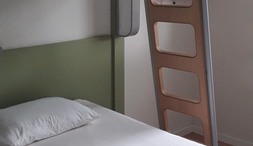 Dreibettzimmer, Mehrere Betten