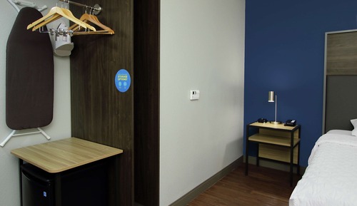 Zimmer, 2 Queen-Betten, barrierefrei (Hearing)