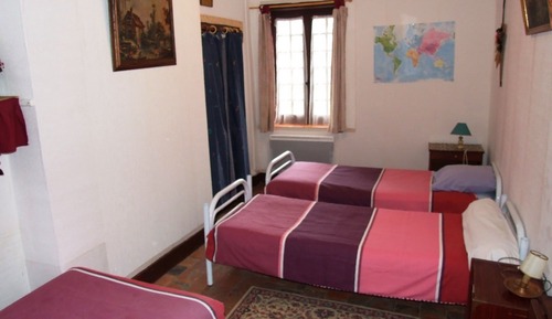 Familienzimmer, Nichtraucher, Blick auf den Innenhof (Hulotte)