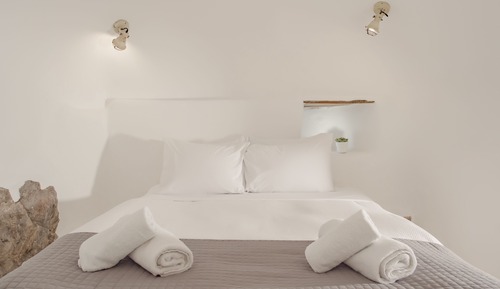 Superior-Suite (Indoor Plunge Pool, Cave Suite)